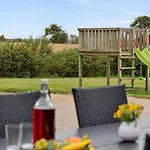 Villavilla #404 - Hostrup Strand, Limfjorden * Spottrup